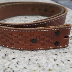 Montana Silversmith Mens Leather Basketweave Belt, Size 42
